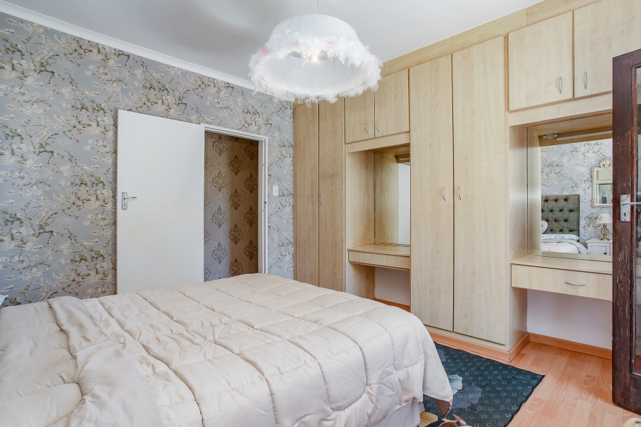 6 Bedroom Property for Sale in Groenvlei Western Cape